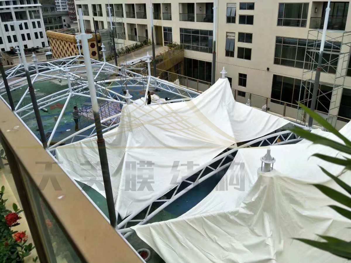 膜結(jié)構(gòu)篷房