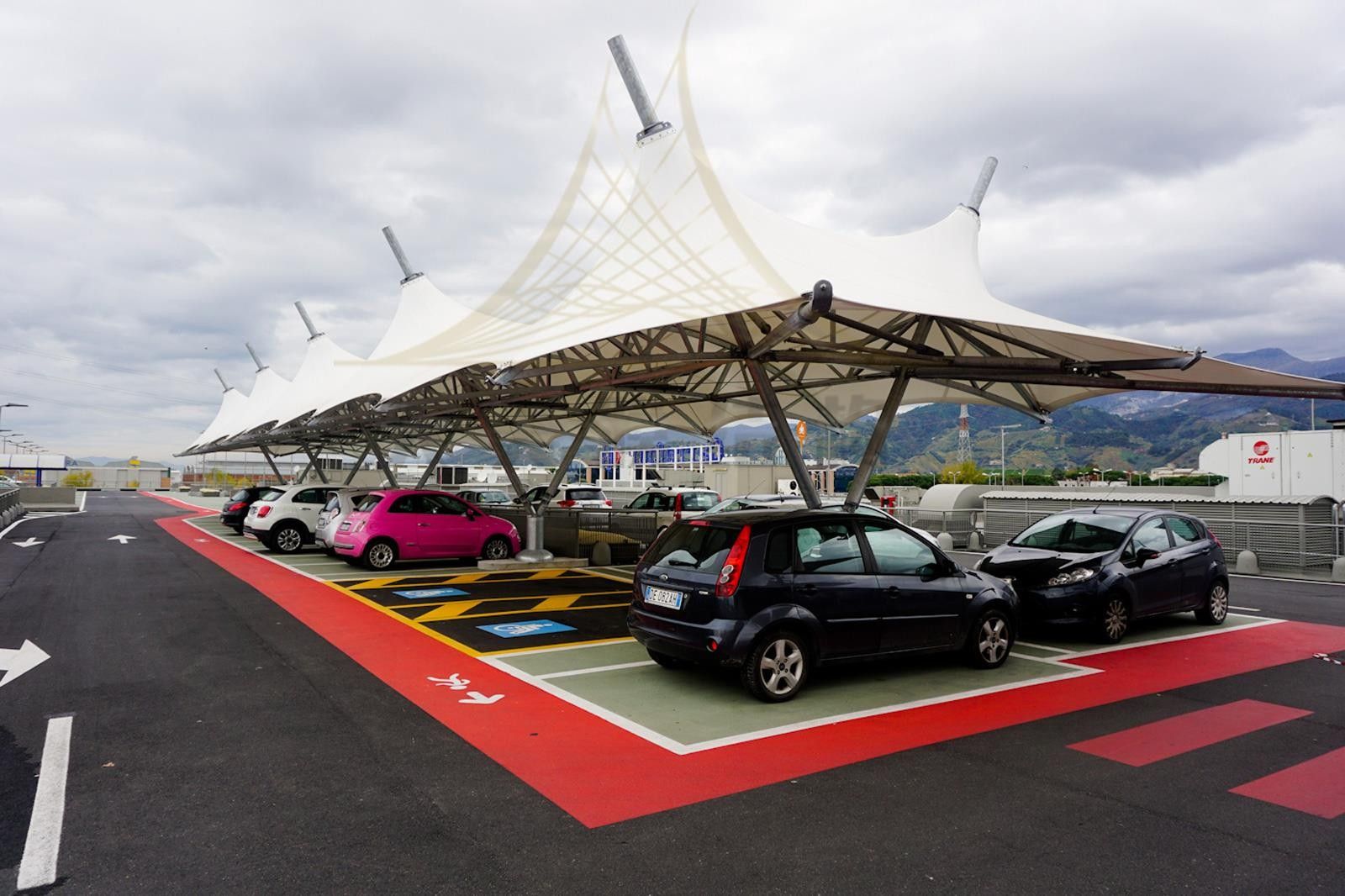 膜結(jié)構(gòu)車棚 膜結(jié)構(gòu)車棚