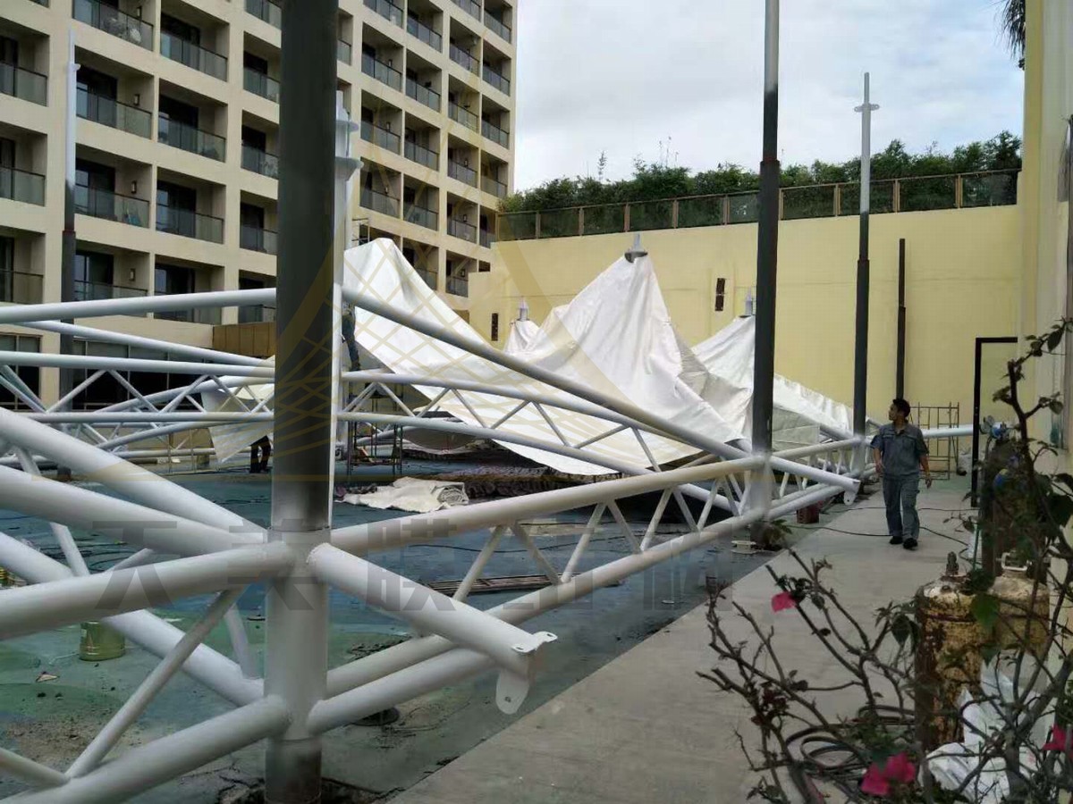 膜結(jié)構(gòu)篷房