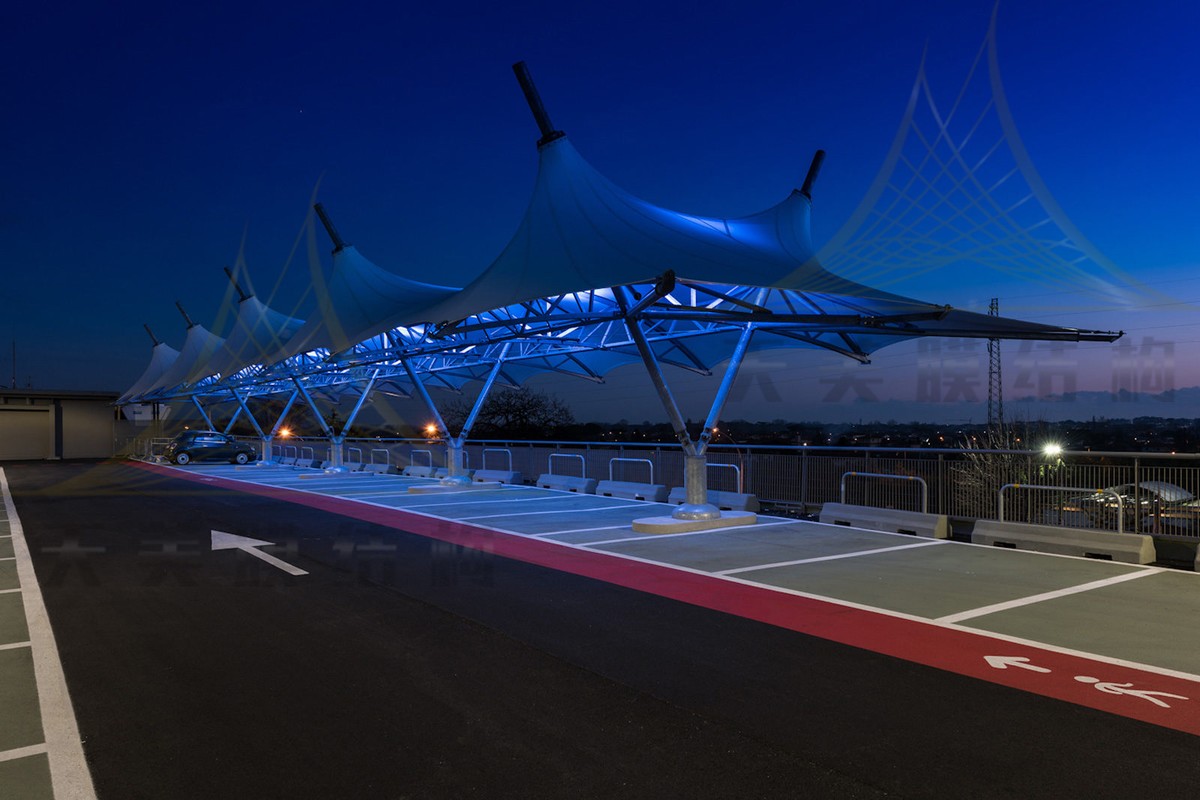 膜結(jié)構(gòu)車棚 膜結(jié)構(gòu)車棚